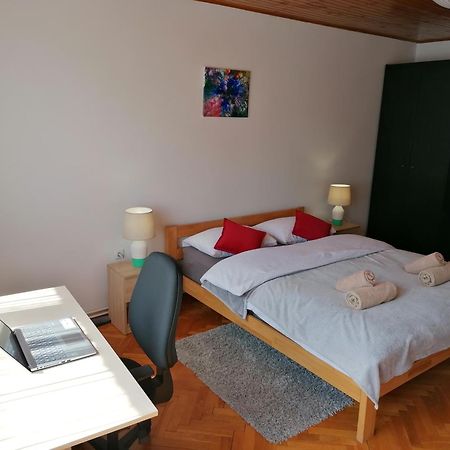 Cozy 1-Bdrm Apt In Dubec, Ideal For Work Or Study Sesvete Εξωτερικό φωτογραφία