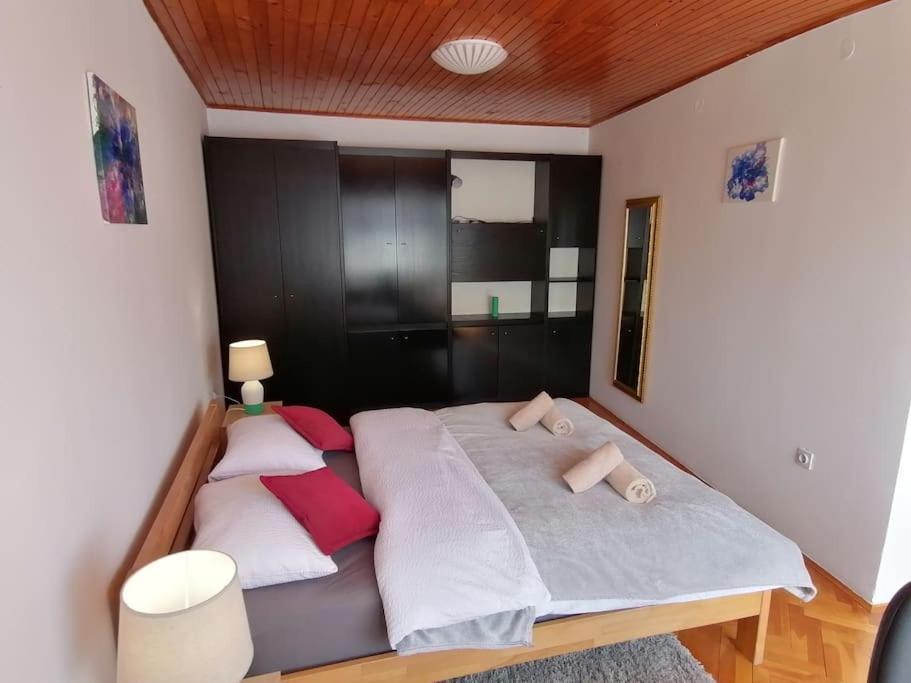 Cozy 1-Bdrm Apt In Dubec, Ideal For Work Or Study Sesvete Εξωτερικό φωτογραφία