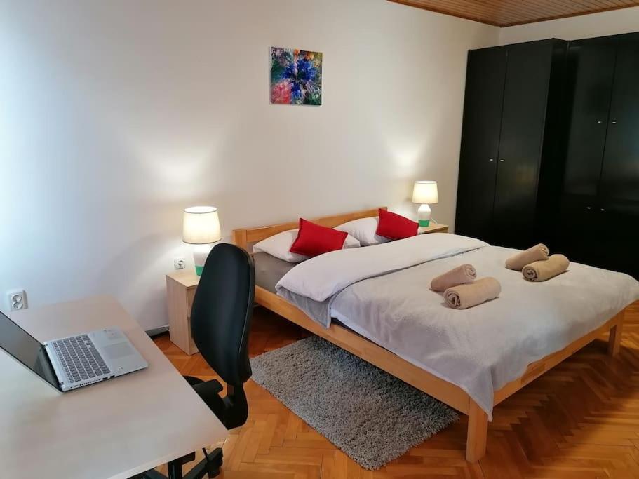 Cozy 1-Bdrm Apt In Dubec, Ideal For Work Or Study Sesvete Εξωτερικό φωτογραφία