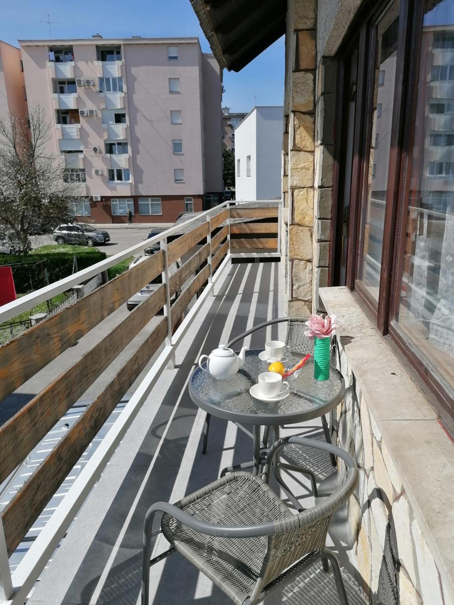 Cozy 1-Bdrm Apt In Dubec, Ideal For Work Or Study Sesvete Εξωτερικό φωτογραφία